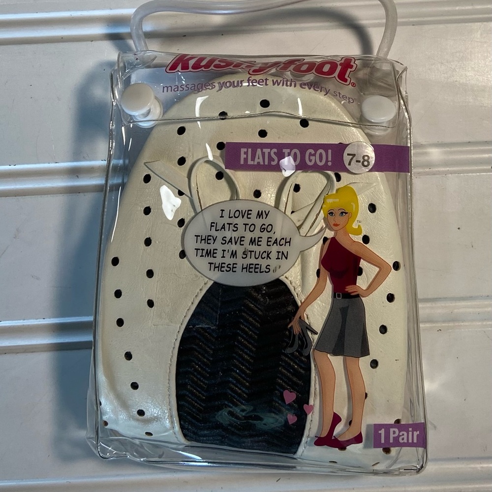 Kushyfoot Flats To Go Ladies Size 7-8 Cream New in Package